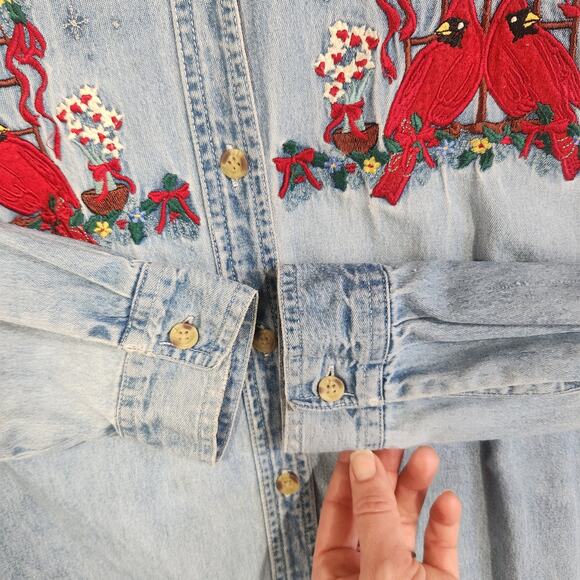Vintage Christmas Denim Shirt Embroidered Redbirds Cardinals Long Sleeve Jean XL - Picture 13 of 15